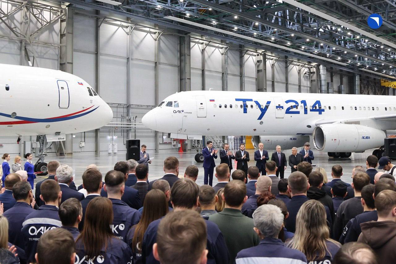 Самолет Ту-214 с отечественными системами получил Одобрение главного изменения 