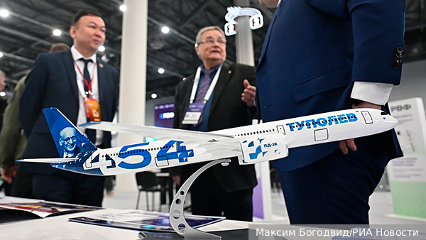 Представлен новый дальнемагистральный пассажирский самолёт Ту-454